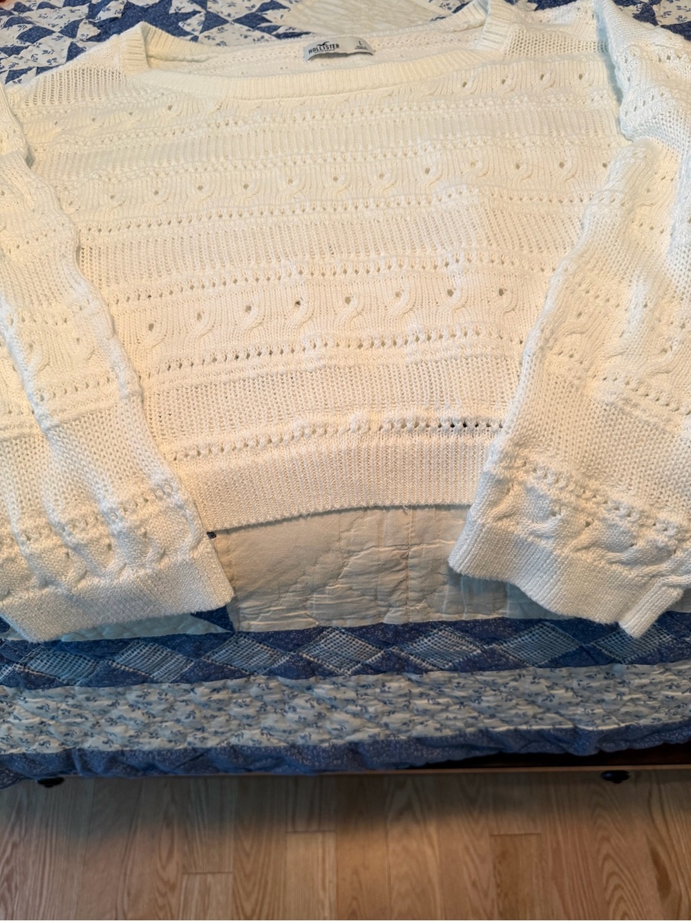 Hollister Cream Cable Knit Crewneck Sweater